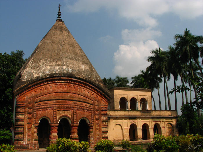 47 Jagannath tempel uit de 16e eeuw in Puthia