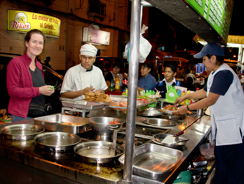 eten doe je het lekkerst op de straatmarkt in Cochabamba