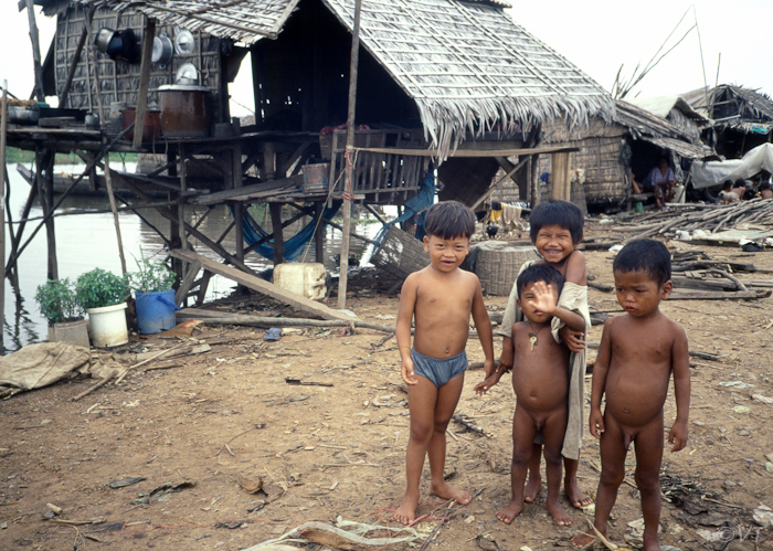 30  kids in fishingvillage