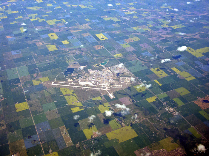 07  vlucht van Montreal naar Calgary over een kleurrijke lappendeken