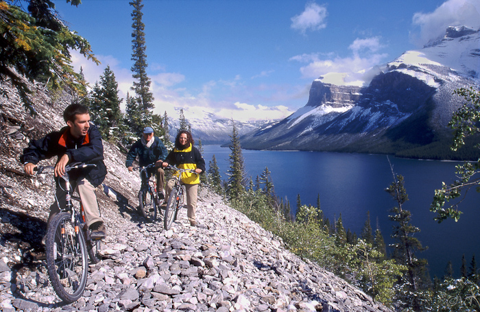 10  rondom Lake Minnewanka bij Banff