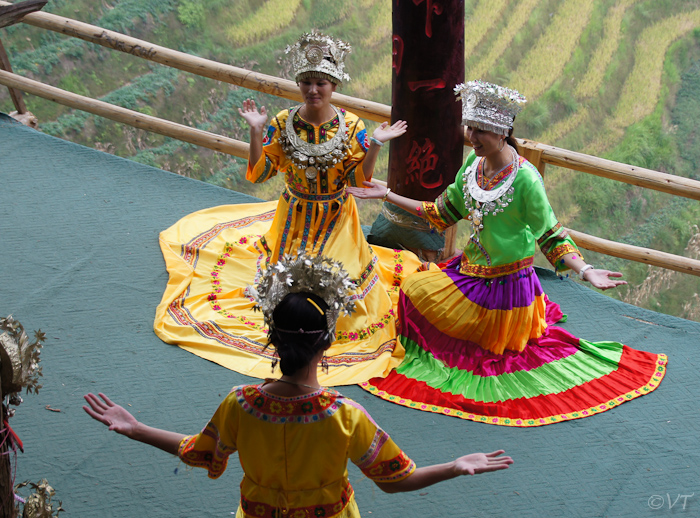 45  traditionele kleding in Longshen