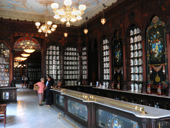 15 ...en een nog in bedrijf zijnde authentieke apotheek