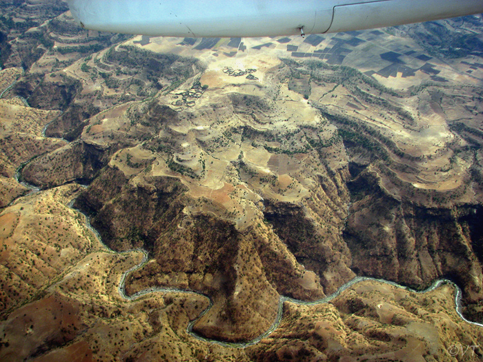 068 Ook vanuit de lucht is het landschap spectaculair