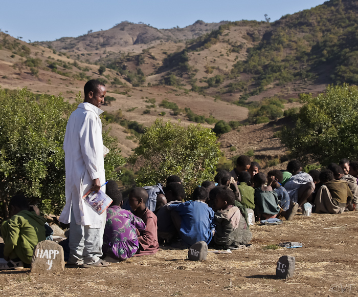094c  Schooltje in de bergen bij Lalibela
