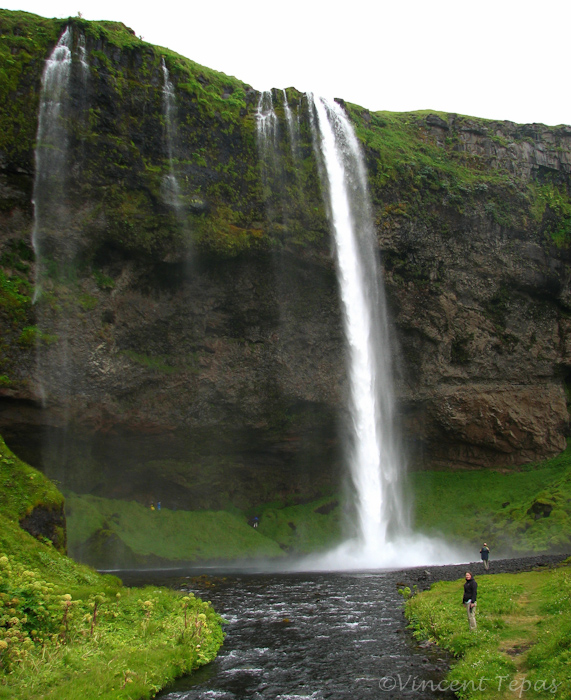 03  Seljalandsfoss waar je achterlangs kunt lopen