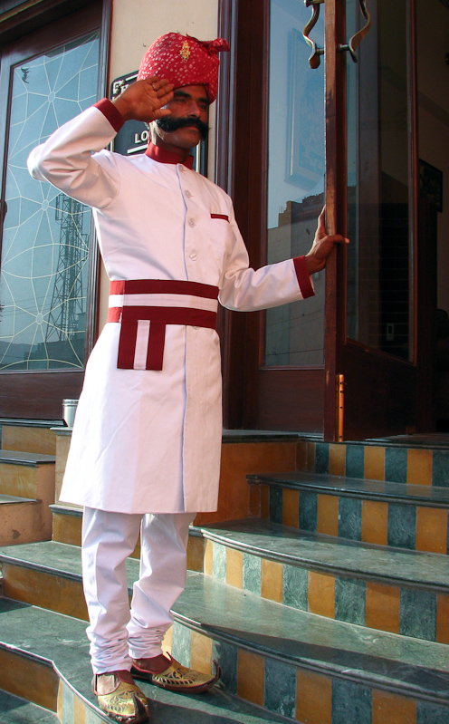 de portier van ons hotel in Jaipur