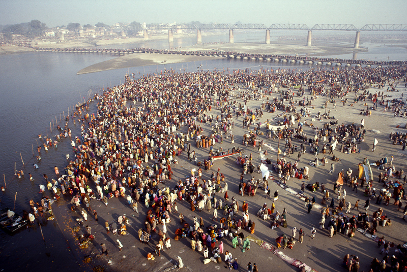 het belangrijkste is een ritueel bad in de heilige rivier