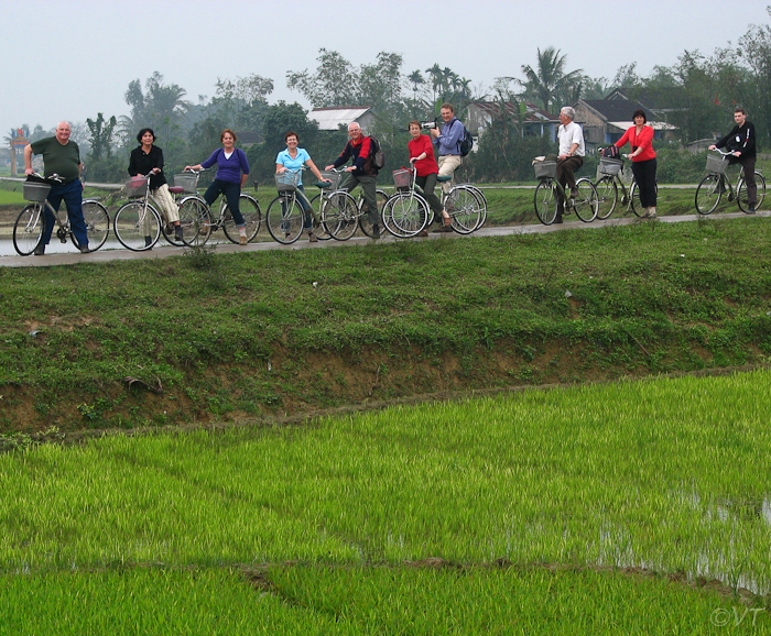 09  fietsen bij Hue