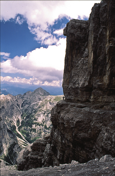 bergwandelaar op Brenta Dolemieten trail