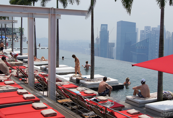 09  de infinity pool op het dak