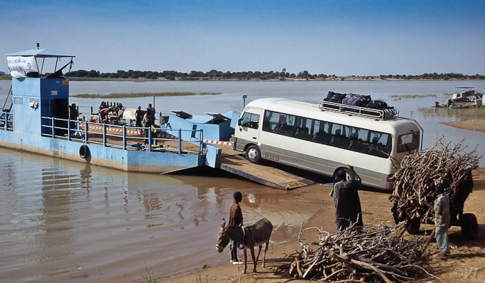 10 Oversteek van de Bani-rivier