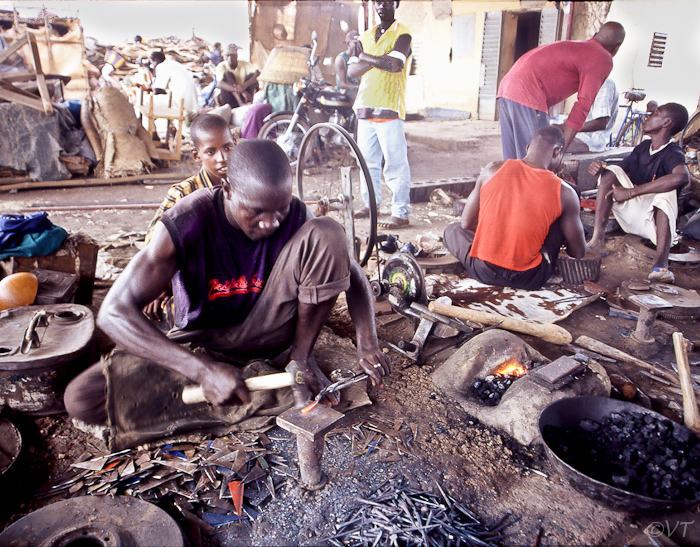 49 Draadnagels smeden in Mopti