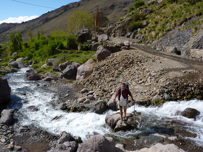 019 Passage van het dorp Ouaneskra