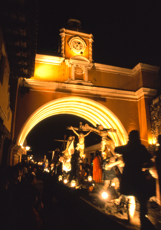 15  Guatemala, Antigua poort