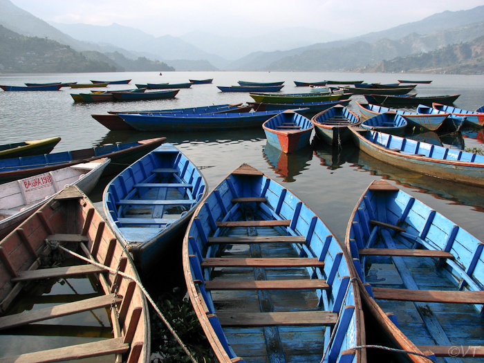 25  Het Phewa meer bij Pokhara