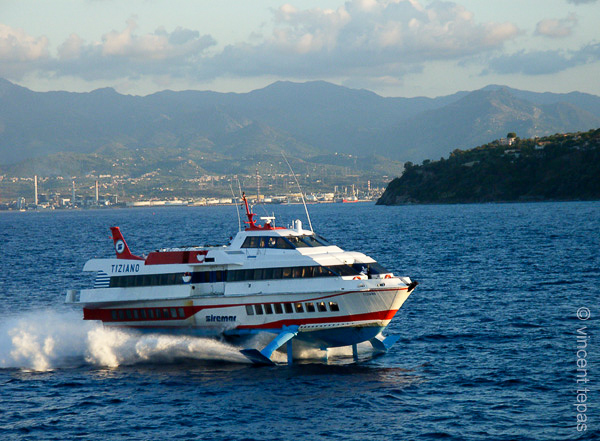 01 De draagvleugelboot van Milazzo naar Lipari