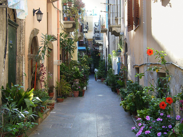 05 Zijstraat in Lipari