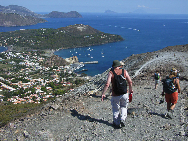 08 Gran Cratere, linksachter ligt Lipari