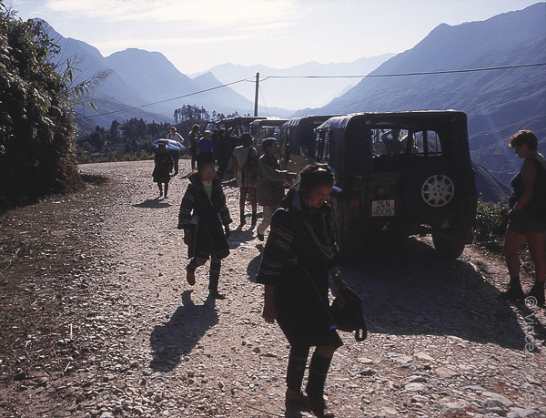 54 Jeeptocht en wandeling rondom Sapa